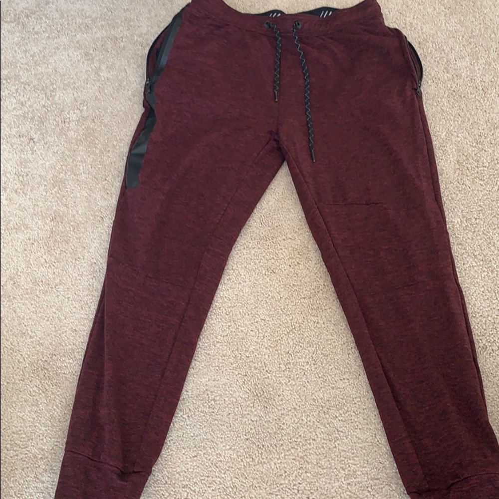 American Eagle Maroon Joggers Size Medium